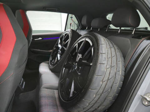 2024 Volkswagen Golf GTI 380 SE