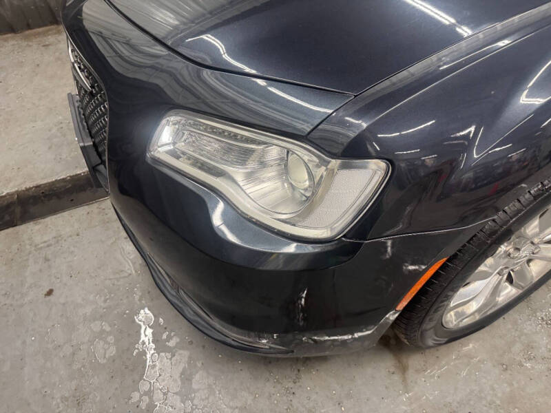 2017 Chrysler 300 C