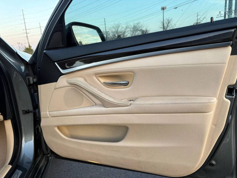 2015 BMW 5 Series 528i