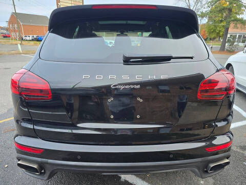 2017 Porsche Cayenne Platinum Edition