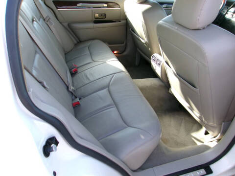 2007 Lincoln Town Car Signature Limited