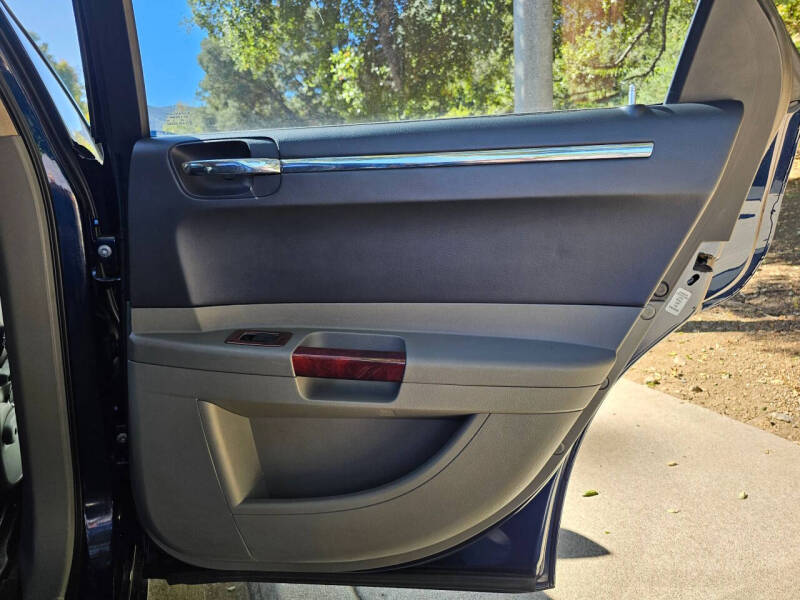 2005 Chrysler 300 Touring