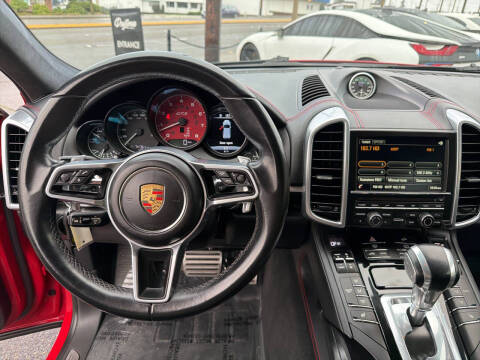 2016 Porsche Cayenne GTS