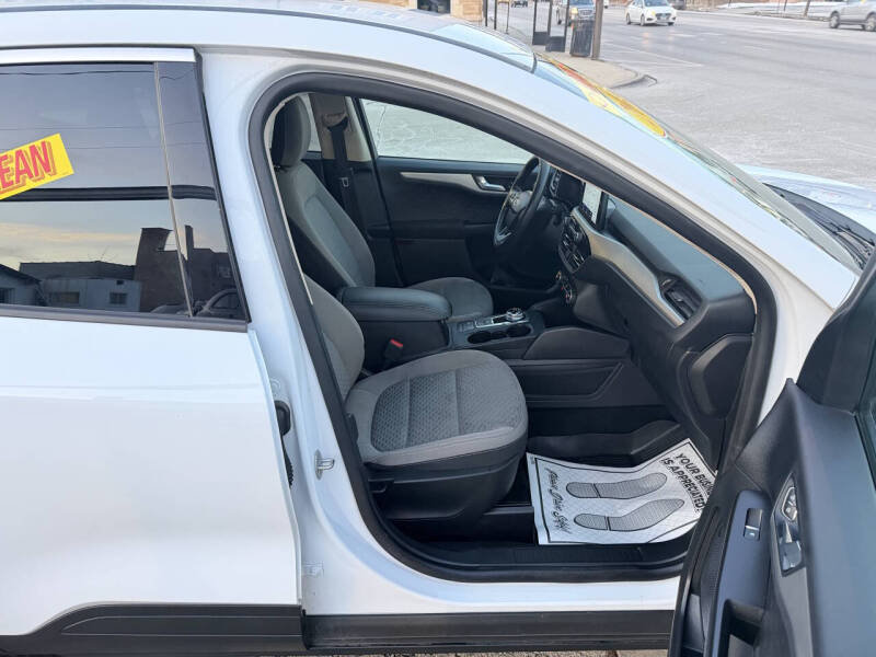 2020 Ford Escape SE