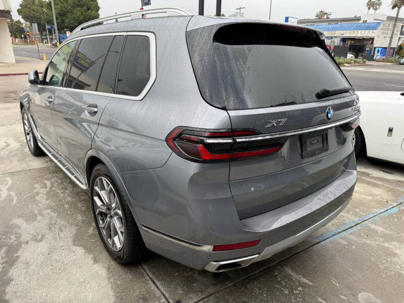 2023 BMW X7 40i photo 4