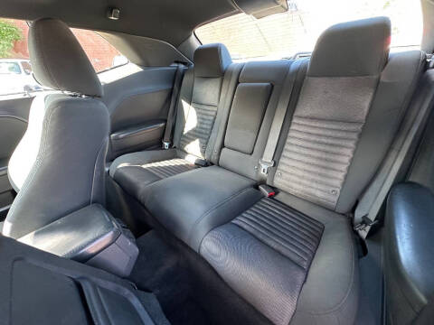 2012 Dodge Challenger SXT