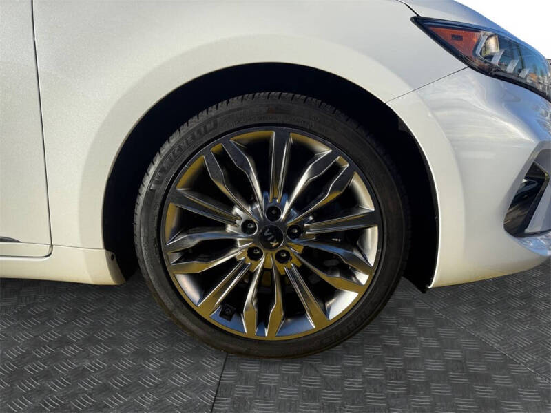 2020 Kia Cadenza Limited