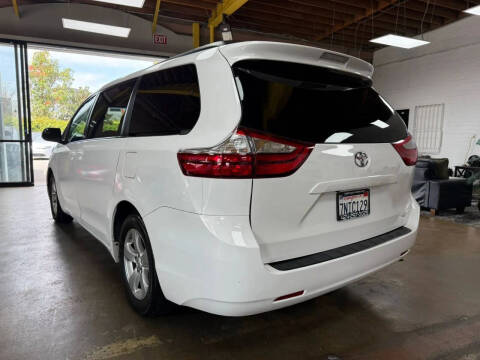 2015 Toyota Sienna