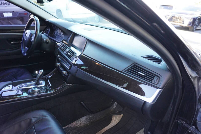 2015 BMW 5 Series 528i