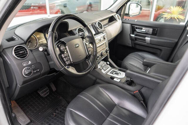 2016 Land Rover LR4 8