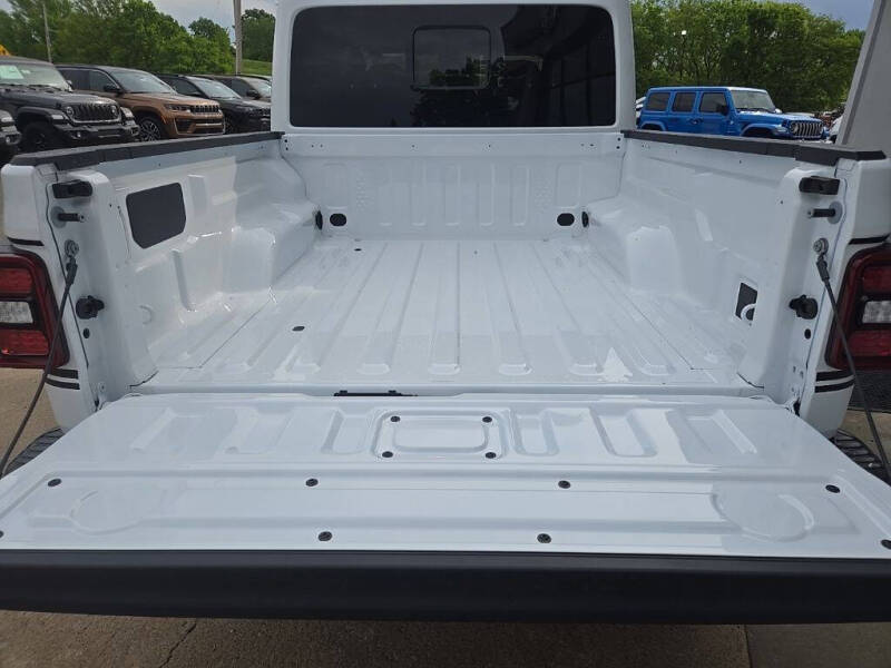 2026 Jeep Gladiator Shadow Ops