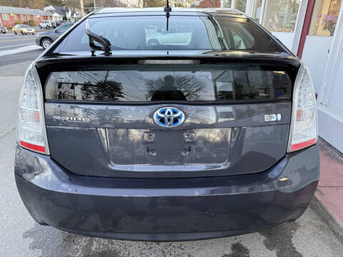 2010 Toyota Prius III
