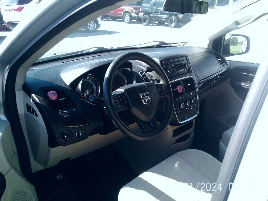 Silver 2012 Dodge Grand Caravan SXT SXT 4dr Mini-Van 5