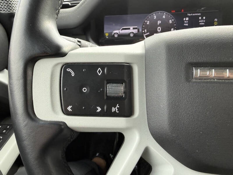 2023 Land Rover Defender 130 X-Dynamic SE