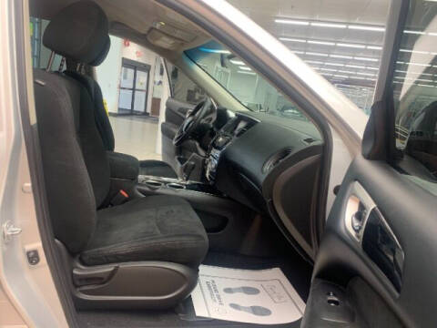 2016 Nissan Pathfinder SL