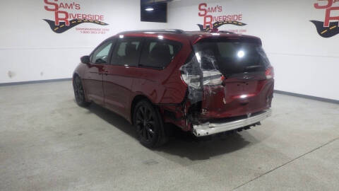 2020 Chrysler Pacifica Touring L