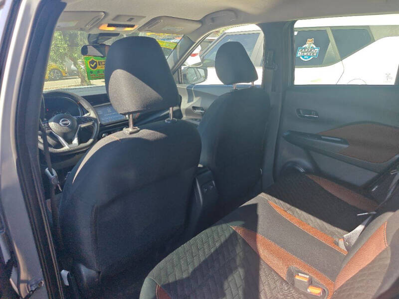 2024 Nissan Kicks SR