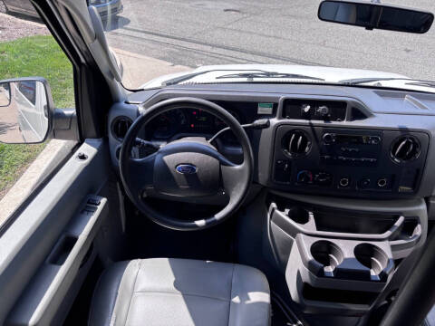2011 Ford E-Series E-350 SD