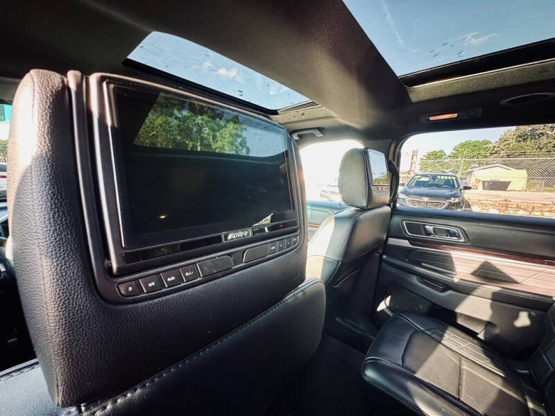 2017 Ford Explorer Platinum