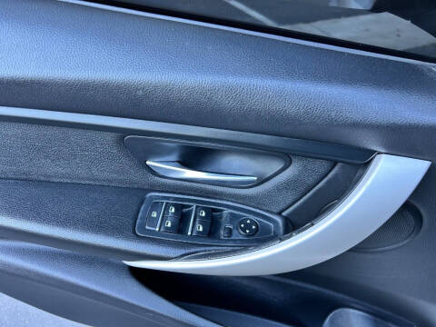 2018 BMW 3 Series 320i