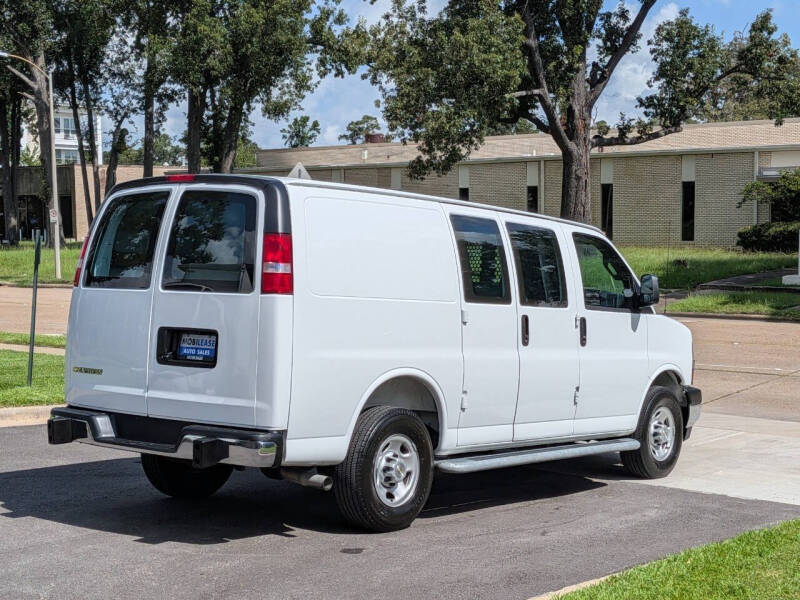 2025 Chevrolet Express 2500