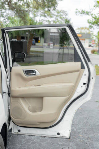 2017 Nissan Pathfinder SL