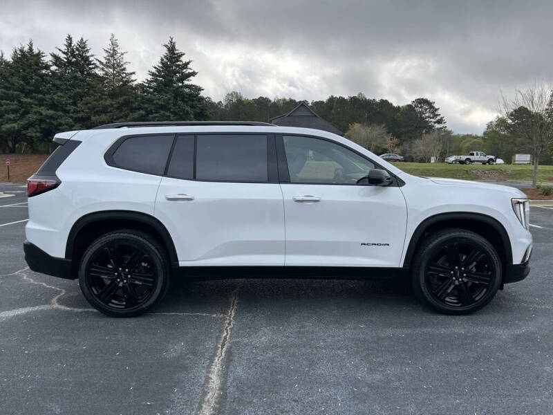 2025 GMC Acadia Elevation