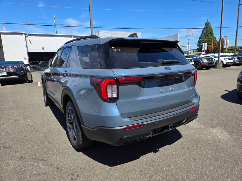 2025 Ford Explorer ST-Line