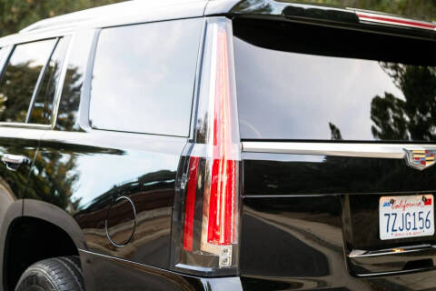 2018 Cadillac Escalade Standard