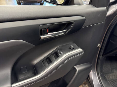 2022 Toyota Highlander Hybrid XLE