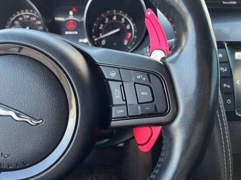 2016 Jaguar F-TYPE R