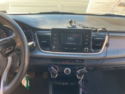 2018 Kia Rio 5-Door LX