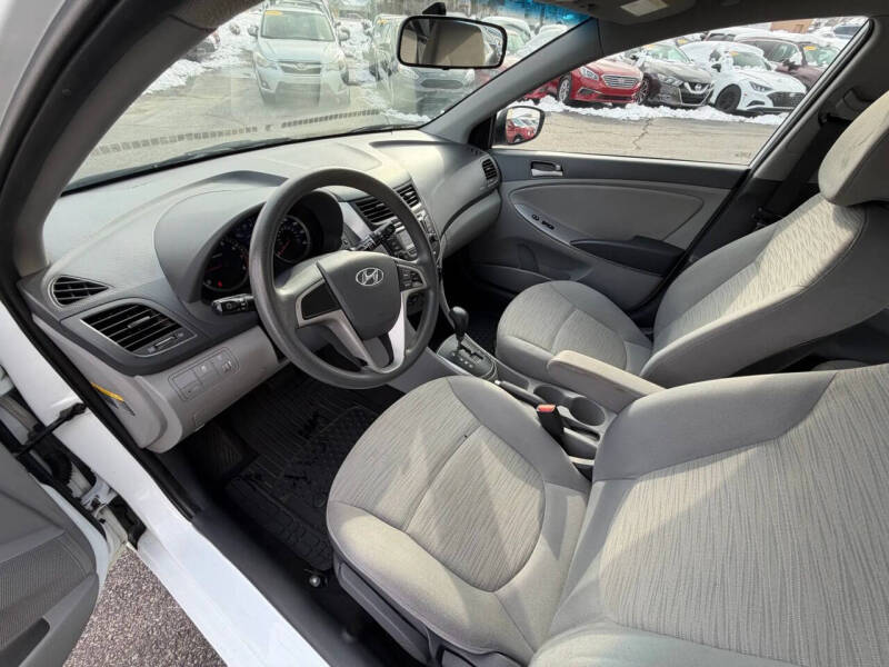 2016 Hyundai Accent SE