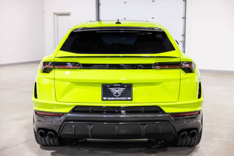 2024 Lamborghini Urus Performante
