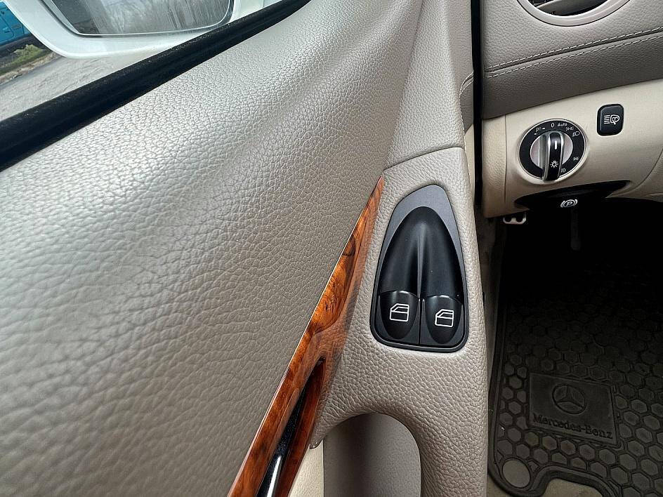 Mercedes-BenzSL-Class22