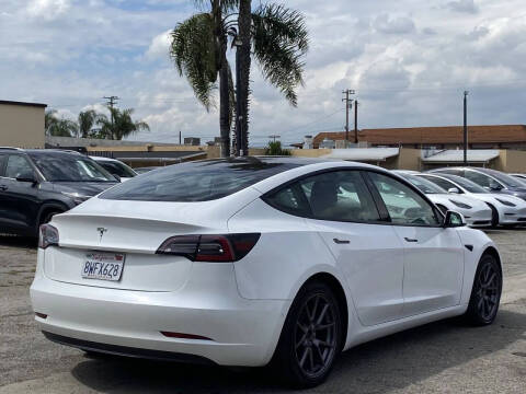 2021 Tesla Model 3 Standard Range Plus