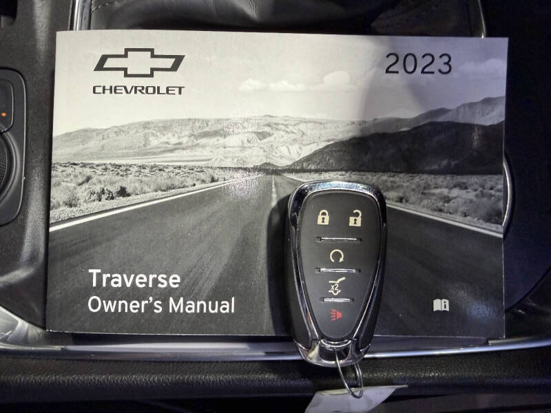 2023 Chevrolet Traverse LT Leather