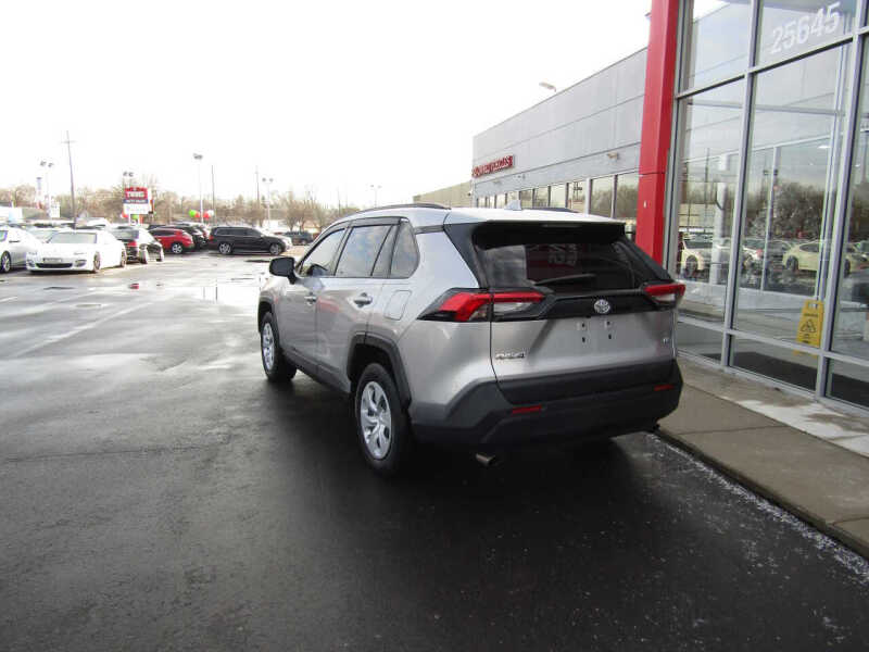 2019 Toyota RAV4 LE