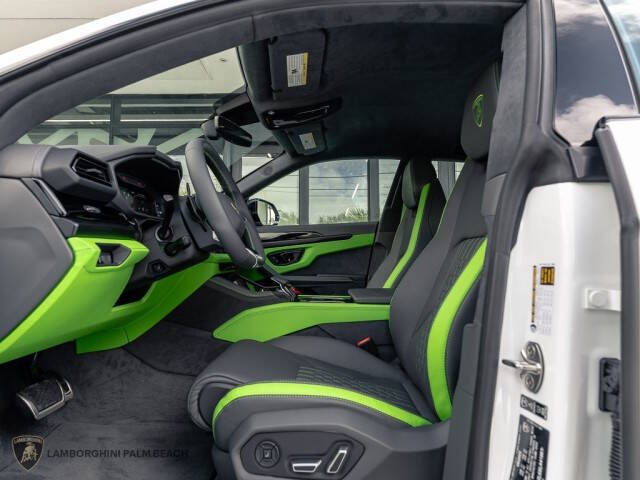 2025 Lamborghini Urus SE