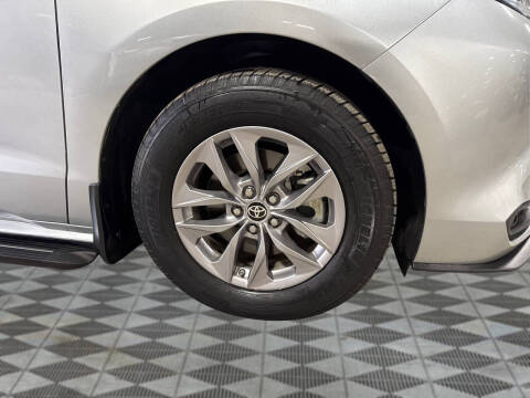 2021 Toyota Sienna LE 8-Passenger