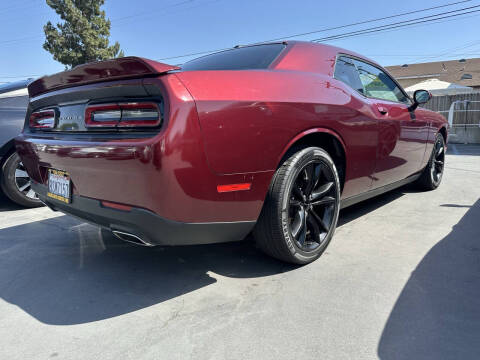 2018 Dodge Challenger SXT Plus