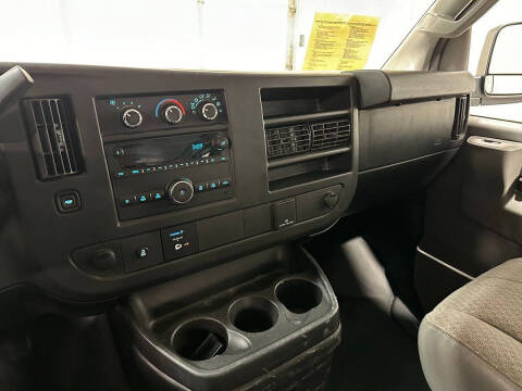 2017 GMC Savana 2500