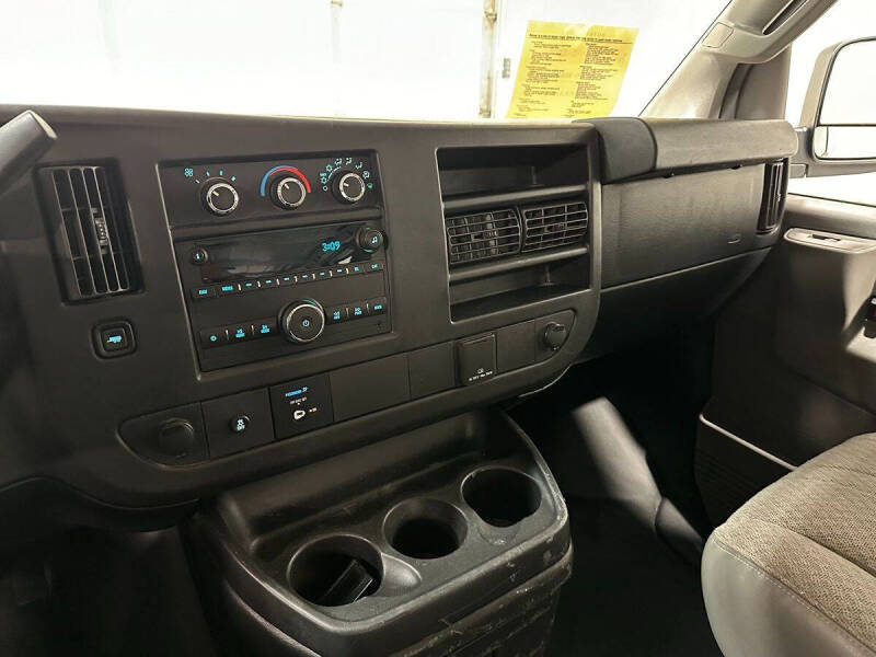 2017 GMC Savana 2500