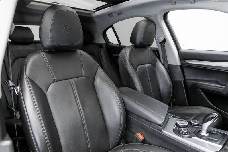 2018 Alfa Romeo Stelvio Sport