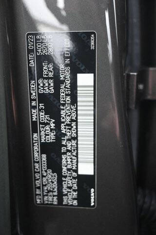 2023 Volvo XC60 B5 Plus Dark Theme