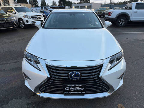 2017 Lexus ES 300h