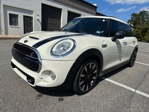 2015 MINI Hardtop 4 Door for sale at Auto Land Inc in Fredericksburg VA
