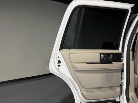 2017 Lincoln Navigator Select
