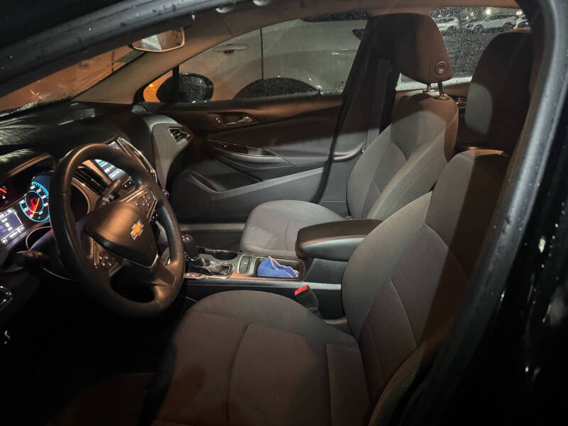 Image 8 of 2017 Chevrolet Cruze LT Auto