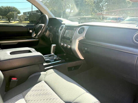 2017 Toyota Tundra SR5